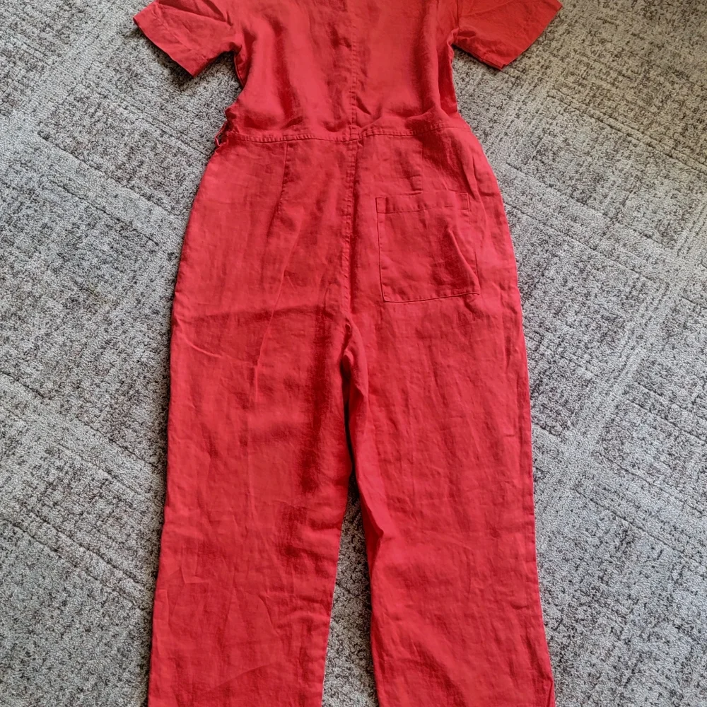 Everlane 100% Linen Short Sleeve Cropped Straight‎ Leg Jumpsuit in Red Size 4